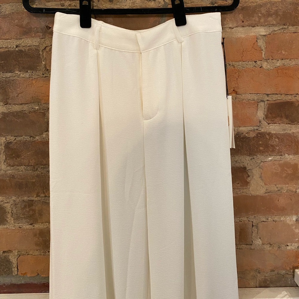 White wide legged high waisted trousers size small